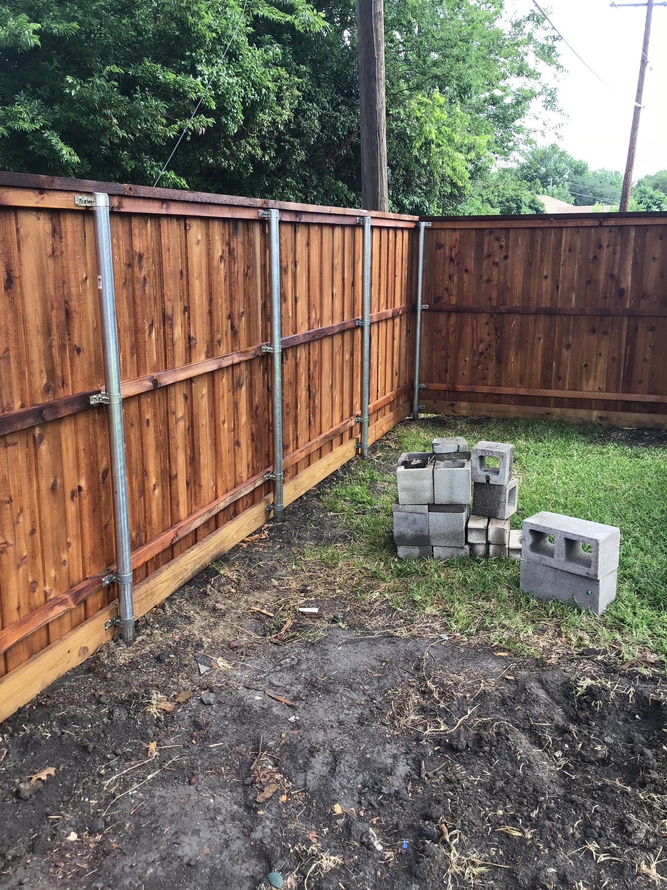 Vertical wood fence – AS GATE & FENCE