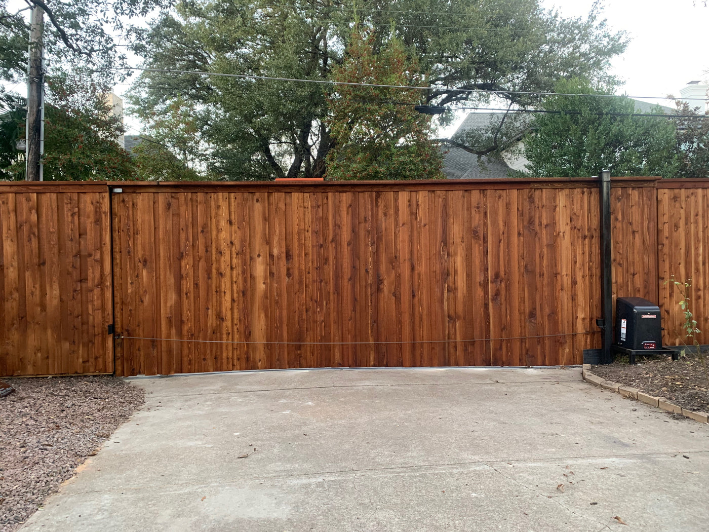 Vertical wood sliding gate